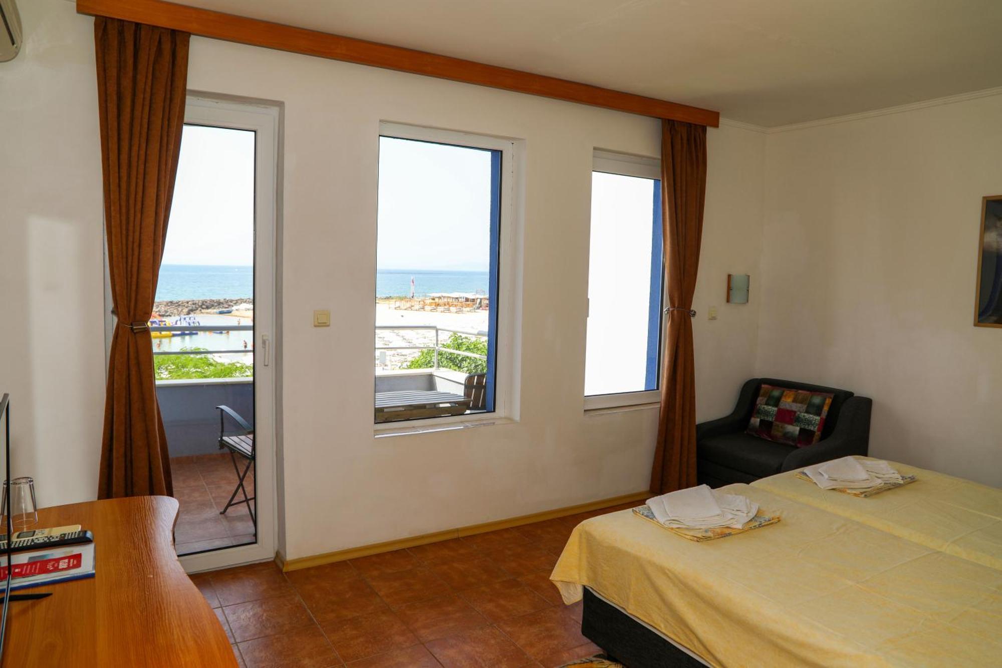 Hotel Sofia Beach Nesebar Esterno foto