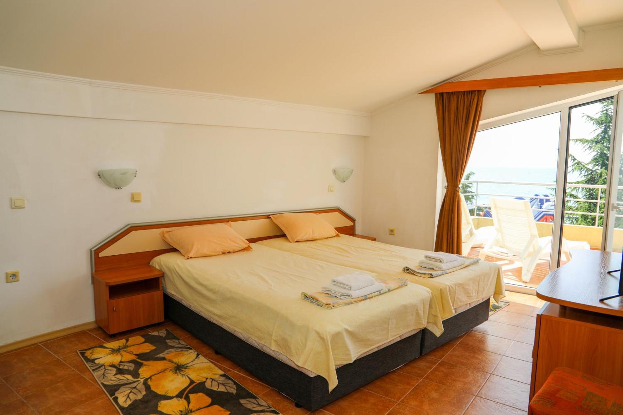 Hotel Sofia Beach Nesebar Esterno foto