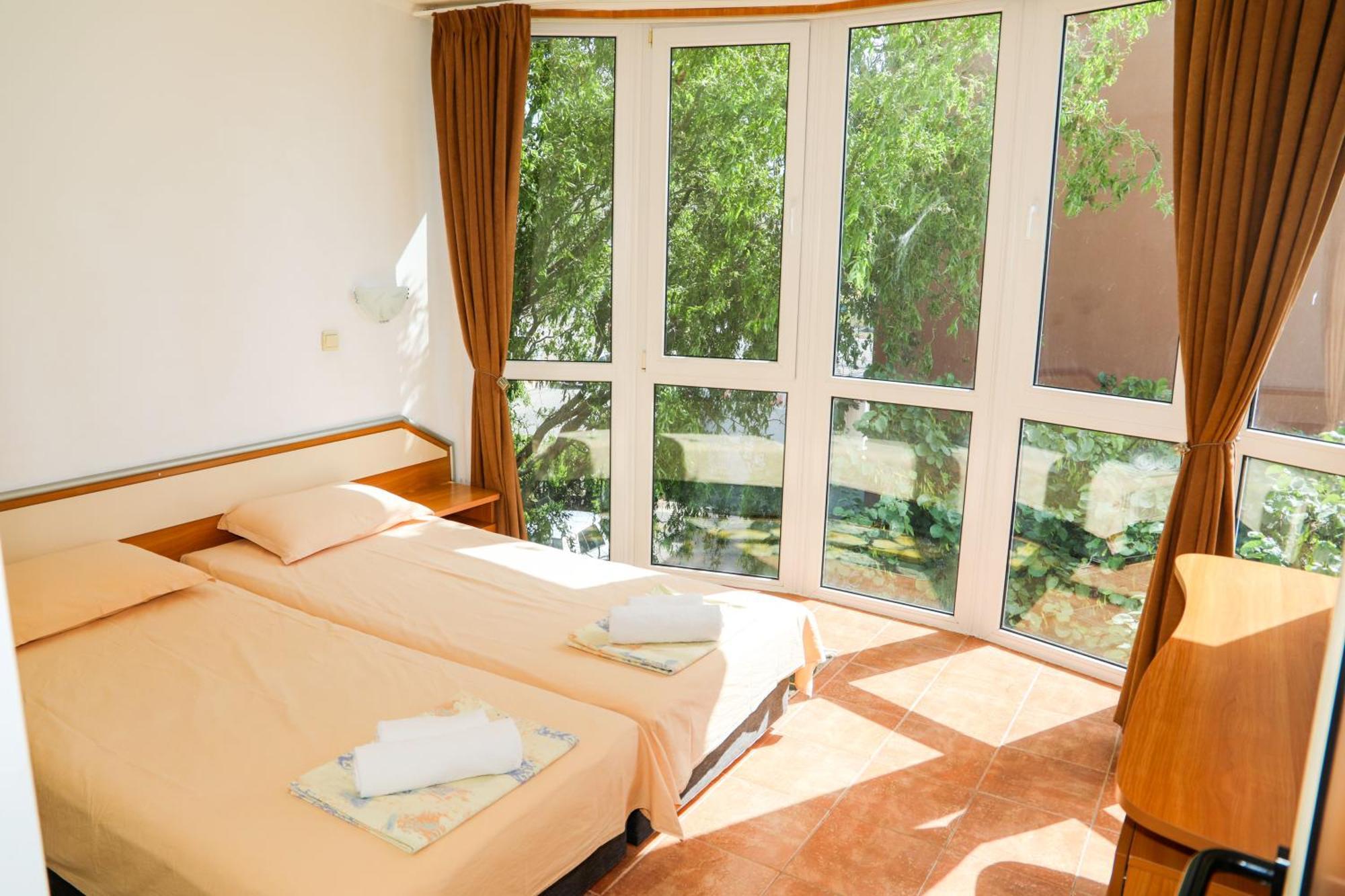 Hotel Sofia Beach Nesebar Esterno foto